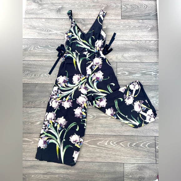 Club Monaco Pants - CLUB MONACO floral Jumpers